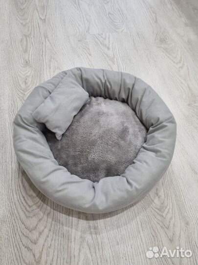 Лежанка для собак и кошек мелких и средних пород