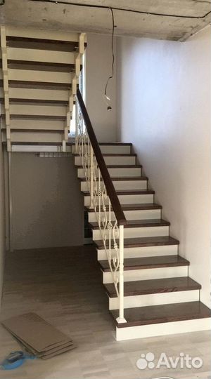 Лестница на металлокаркасе / изготовление лестниц