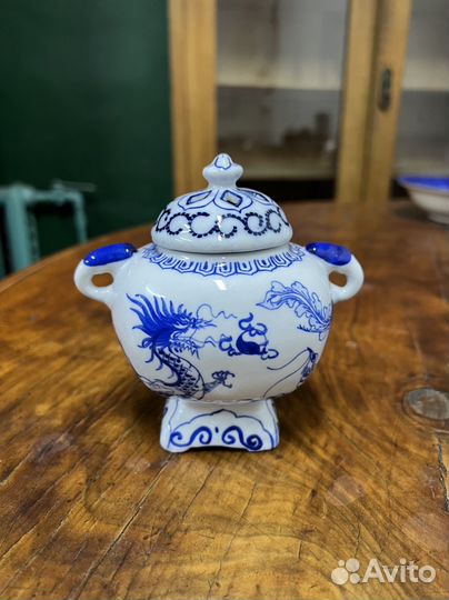 Старинная курильница с драконами