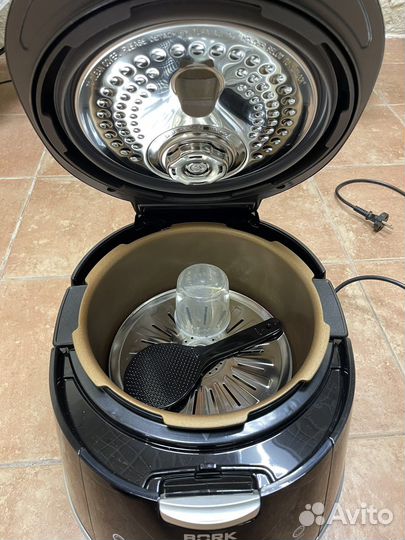 Мультиварка bork U700