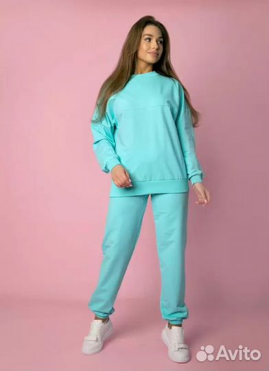 Спортивный костюм женский новый