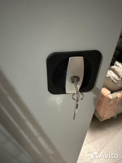 Шкаф для документов с замком сейф