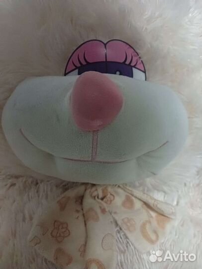 Большой плюшевый заяц