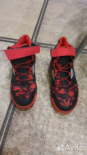 Форма для баскетбола с мячем