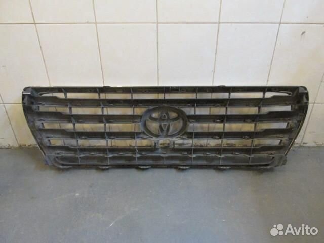 Решетка радиатора Toyota Land Cruiser