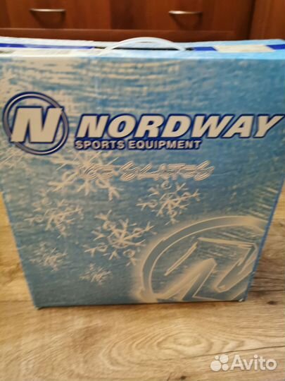 Коньки фигурные женские