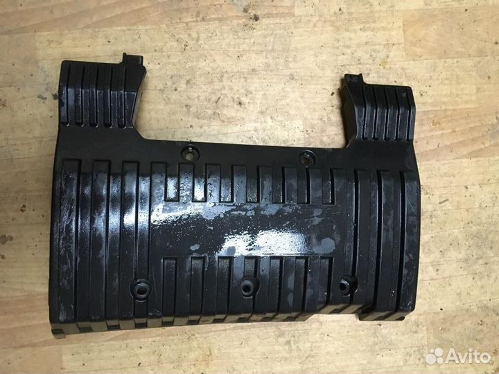 Накладка на двигатель Митсубиси Галант 8