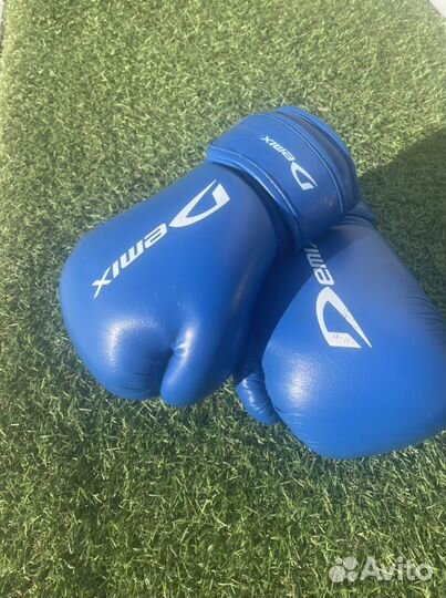 Боксерские перчатки