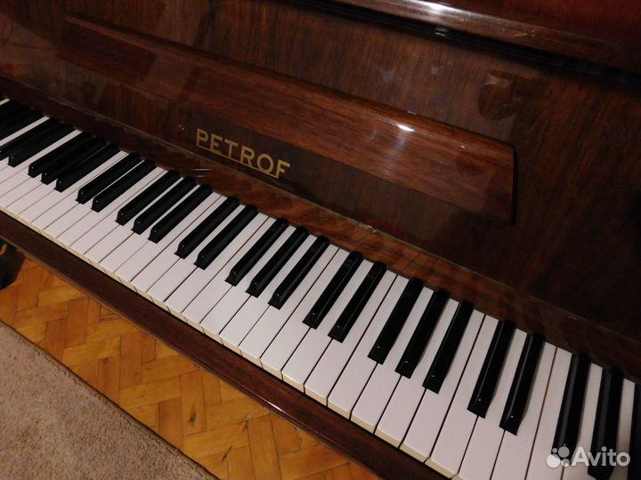 Пианино petrof
