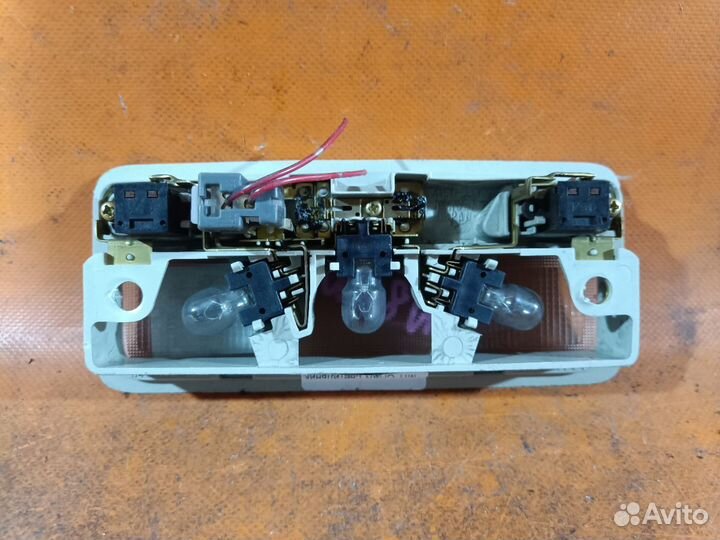 Плафон салона Mitsubishi Chariot grandis N84W