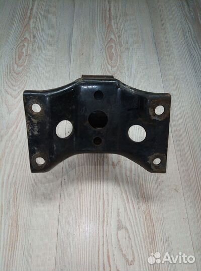 Кронштейн опора крепления кпп коробки передач Niss