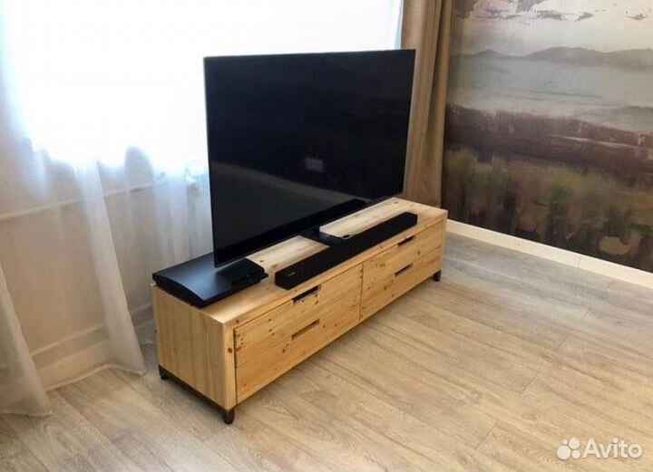 Тумба под телевизор с ящиками