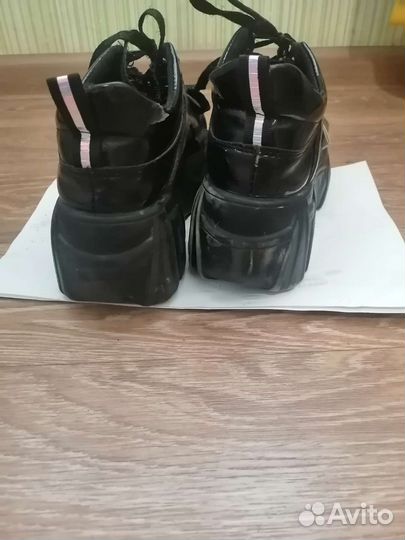 Кроссовки на платформе 35