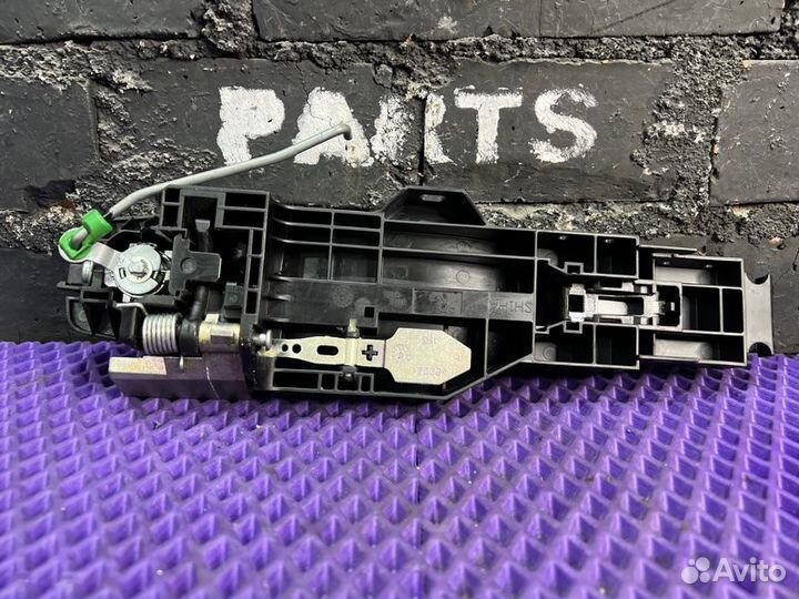 Ручка двери внешняя передняя правая Nissan Juke