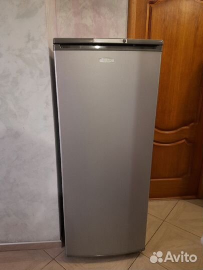 Холодильник Бирюса М6