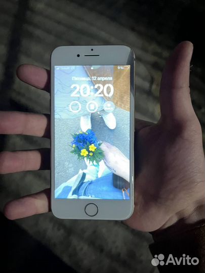 iPhone 8, 64 ГБ