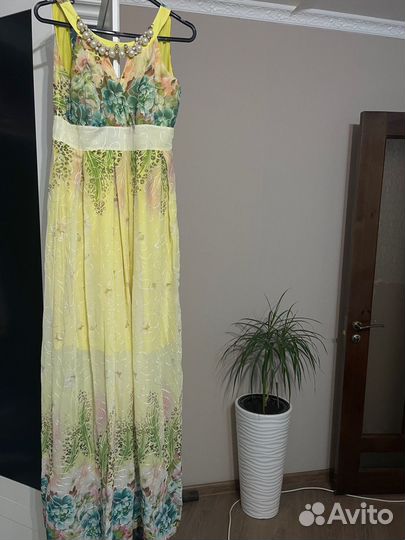 Нарядное платье