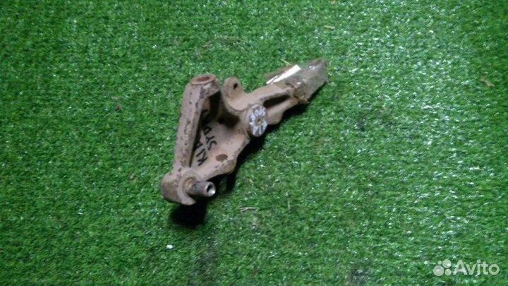 Кулак задний левый Kia Spectra SD 2000-2011