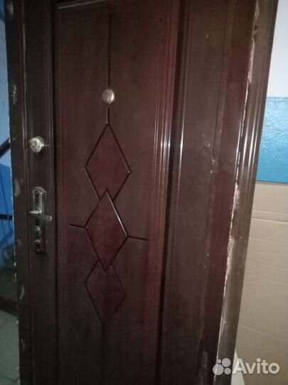 Дверь входная металлическая бу