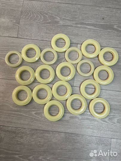 Шторы и кольца для штор и покрывало