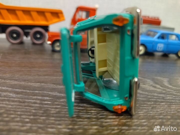 Модель СССР Волга газ 2402 а 13