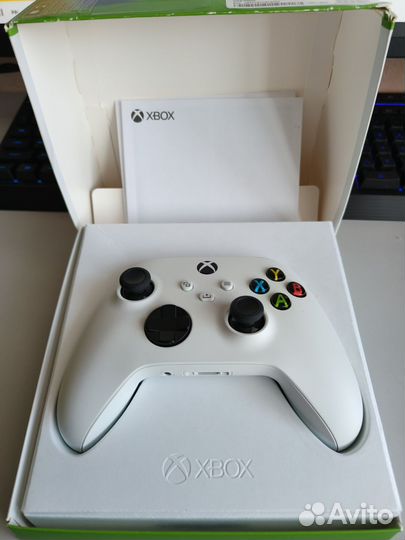 Геймпад Xbox Series s