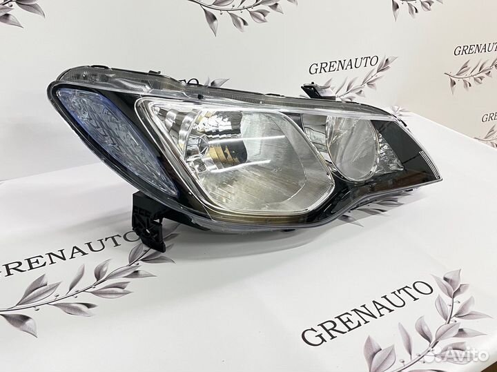 Фара правая галоген Honda Civic 8 4D дорест 06-09