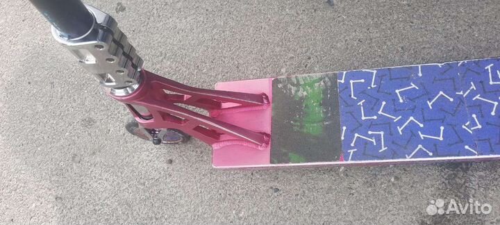 Трюковой самокат в стрит