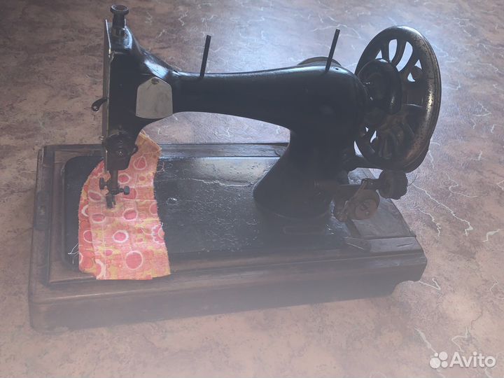 Швейная машина Singer