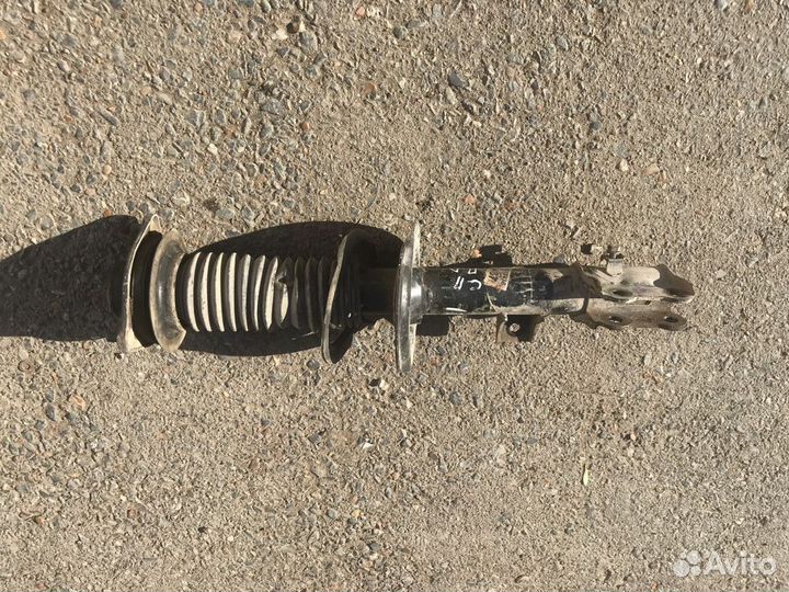 Стойка передняя левая киа спортейдж 3