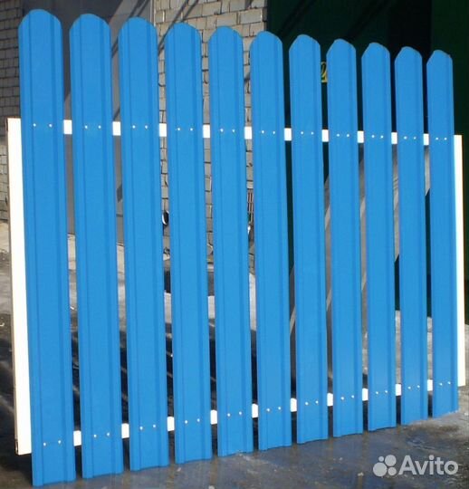 Забор из евроштакетника