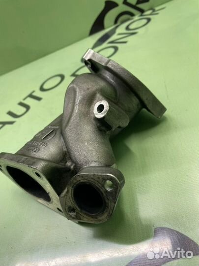 Патрубок впускного коллектора Audi Q7 4L 3.0L BUG