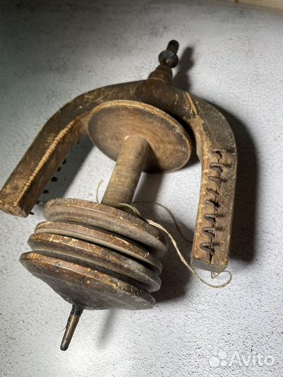 Тюрючковый механизм старинной прялки