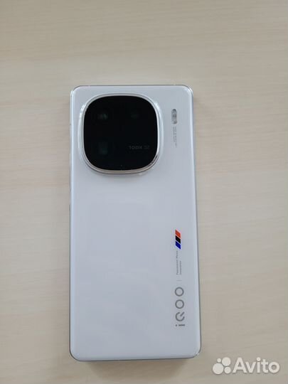 vivo iQOO 12, 12/256 ГБ