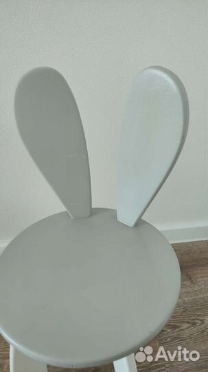 Детский стол и два стульчика