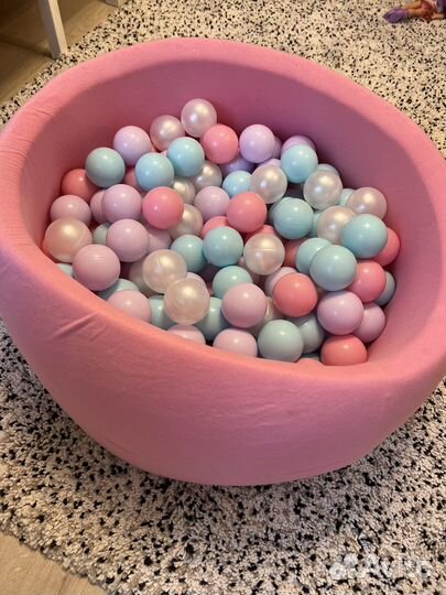 Сухой бассейн с шариками