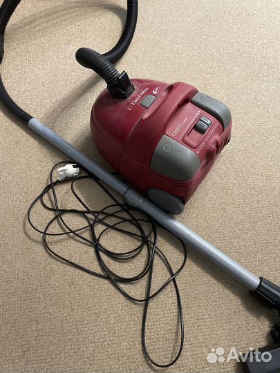 Пылесос б/у рабочий Electrolux