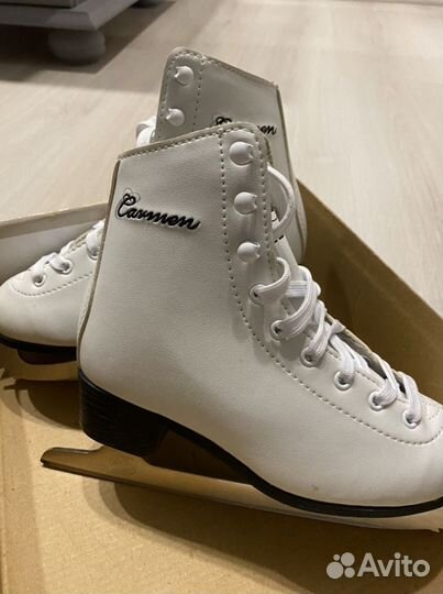 Коньки фигурные женские