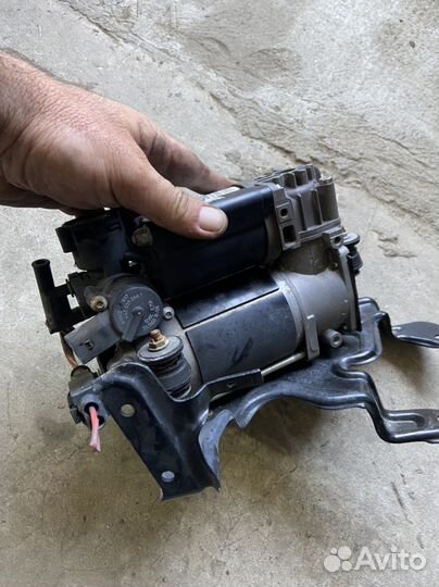 Компрессор на пневмо мерседес 211