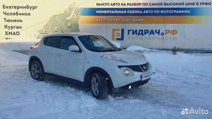 Кронштейн усилителя переднего бампера левый Nissan