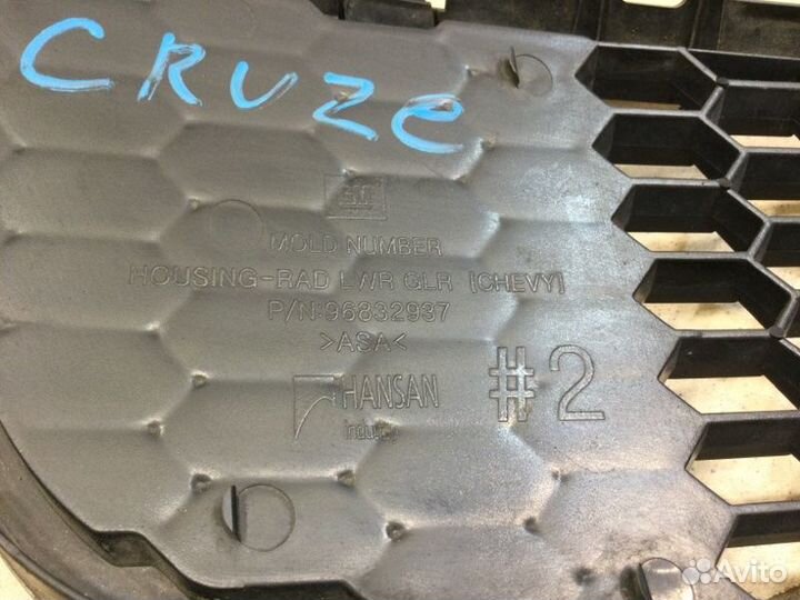 Решетка радиатора Chevrolet Cruze седан 1 2012