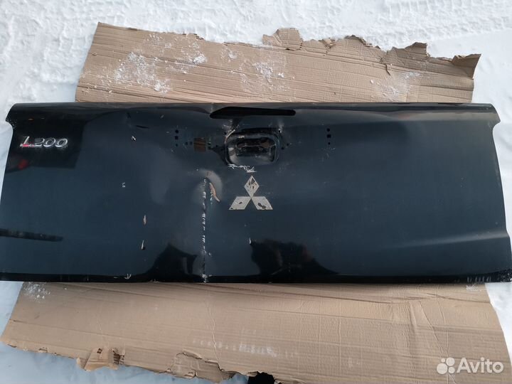 Дверь багажника митсубиси L200 2020 года выпуска