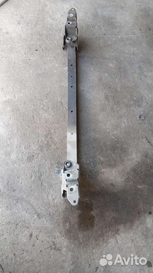 Усилитель заднего бампера. Рено - лагуна 2