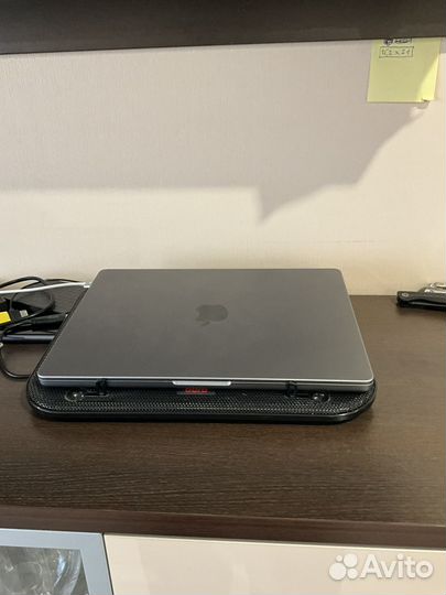 Macbook pro 14 m1 16 512