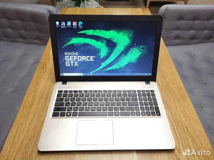 Игровой ноутбук Asus/ GeForce MX110/ 8 ram/ SSD