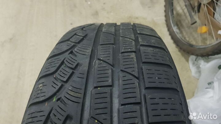 Pirelli Winter Sottozero 210 Serie II 205/65 R17