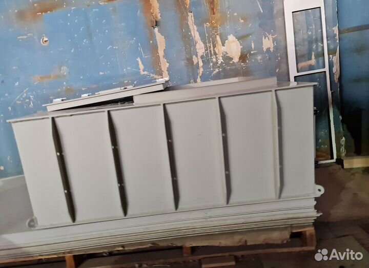 Утепленная ёмкость для перевозки рыбы 2400л