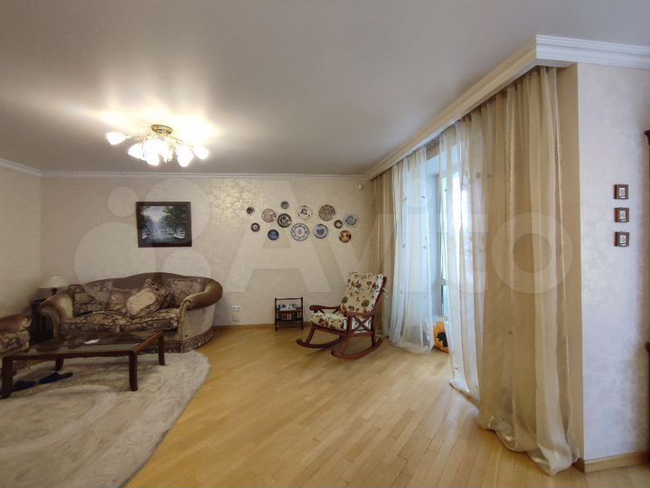4-к. квартира, 123,4 м², 3/9 эт.
