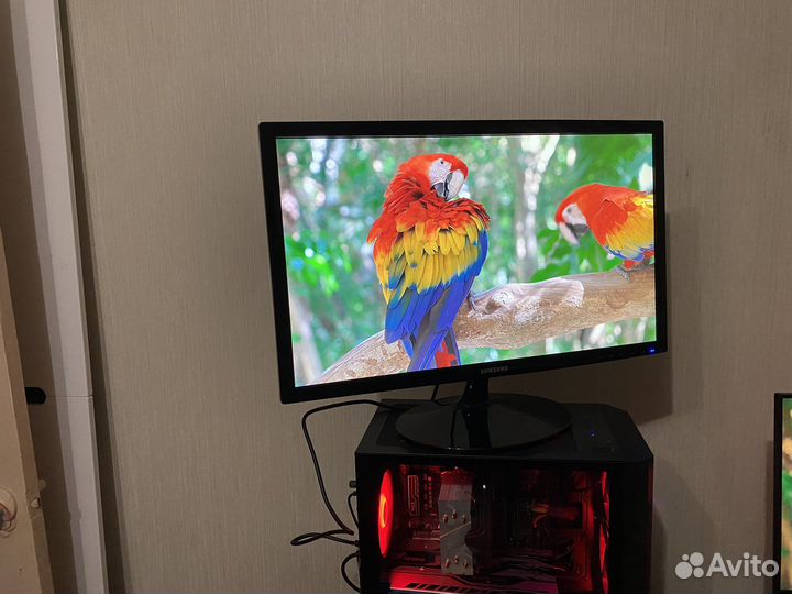 Монитор Samsung