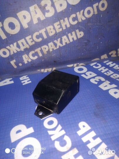 Реле поворотов Ваз Лада 2104 универсал 2106 2010